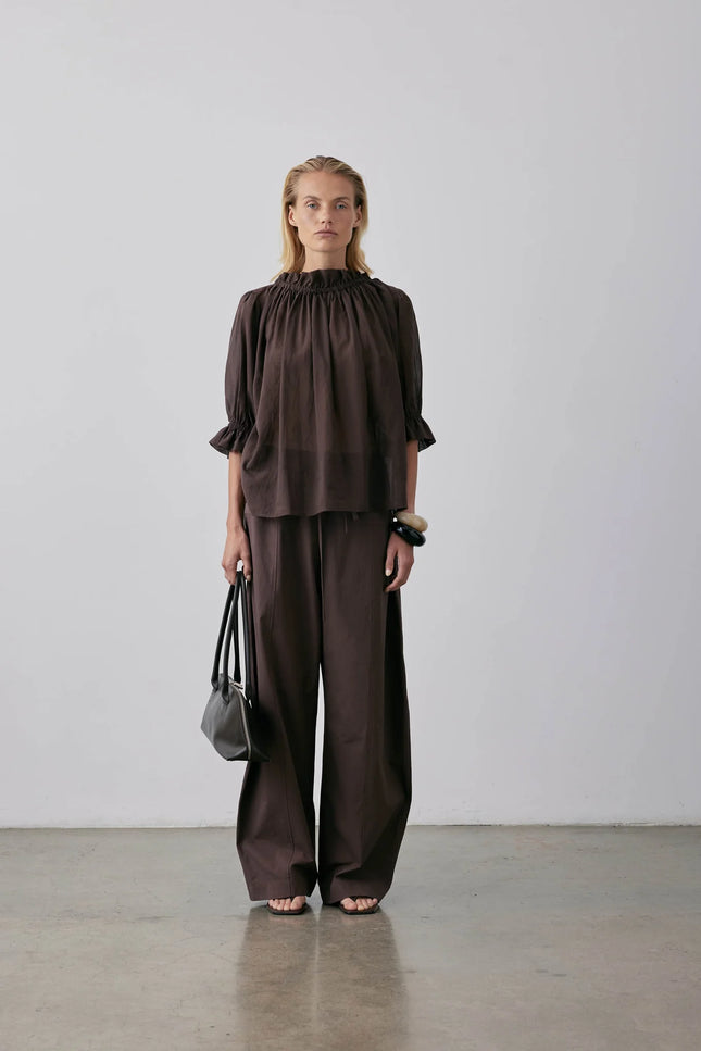 Gregory Peddle Top - Barolo