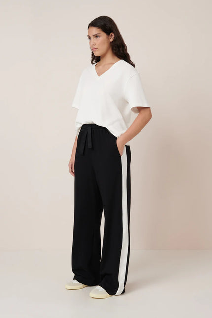 Kowtow Contrast Trackpant - Black
