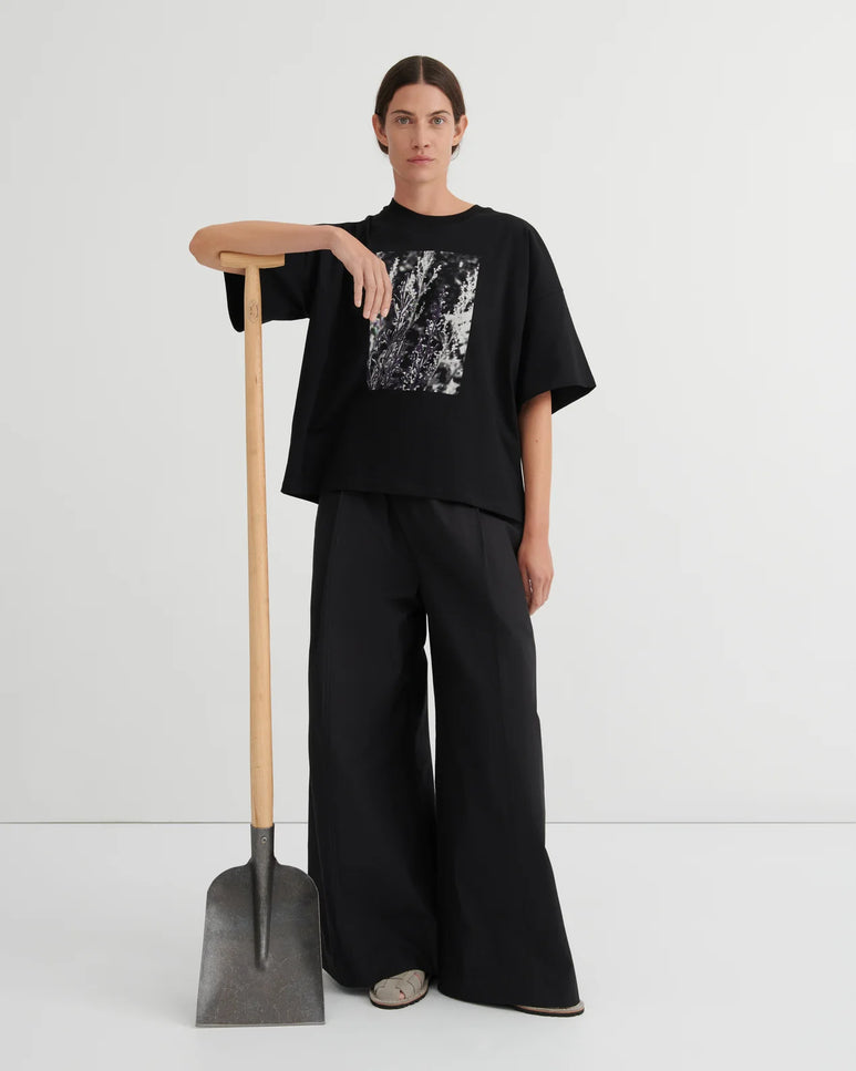 Kowtow Scene Tee - Black