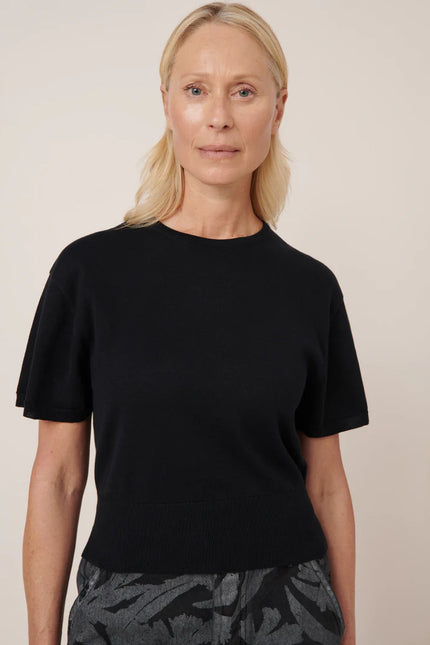 Kowtow Silhouette Top - Black