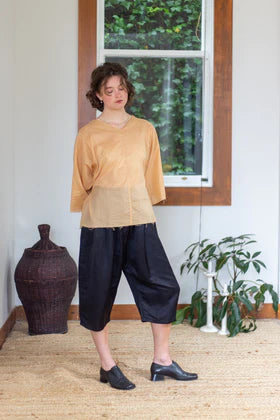 Otsu Smoky Quartz Wide Shorts - Linen + Cotton - Black